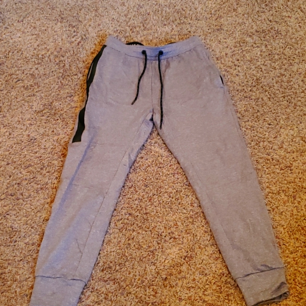American Eagle joggers